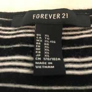 Forever 21 Tops - Black & White Striped Forever 21 Tunic Forever 21 Tops - Black & White Striped Forever 21 Tunic
